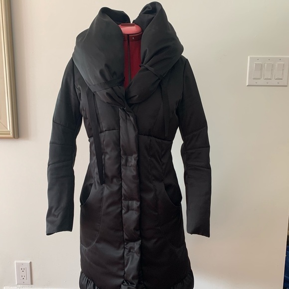 TAHARI BLACK WINTER COAT - Picture 2 of 15